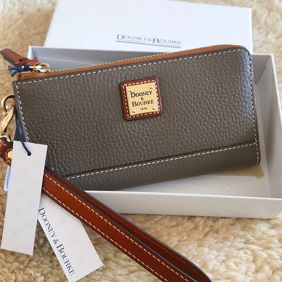 NWT IOB Dooney & Bourke Elephant Pebbled Leather Wallet 🩶🐘♥️ - Picture 2 of 16